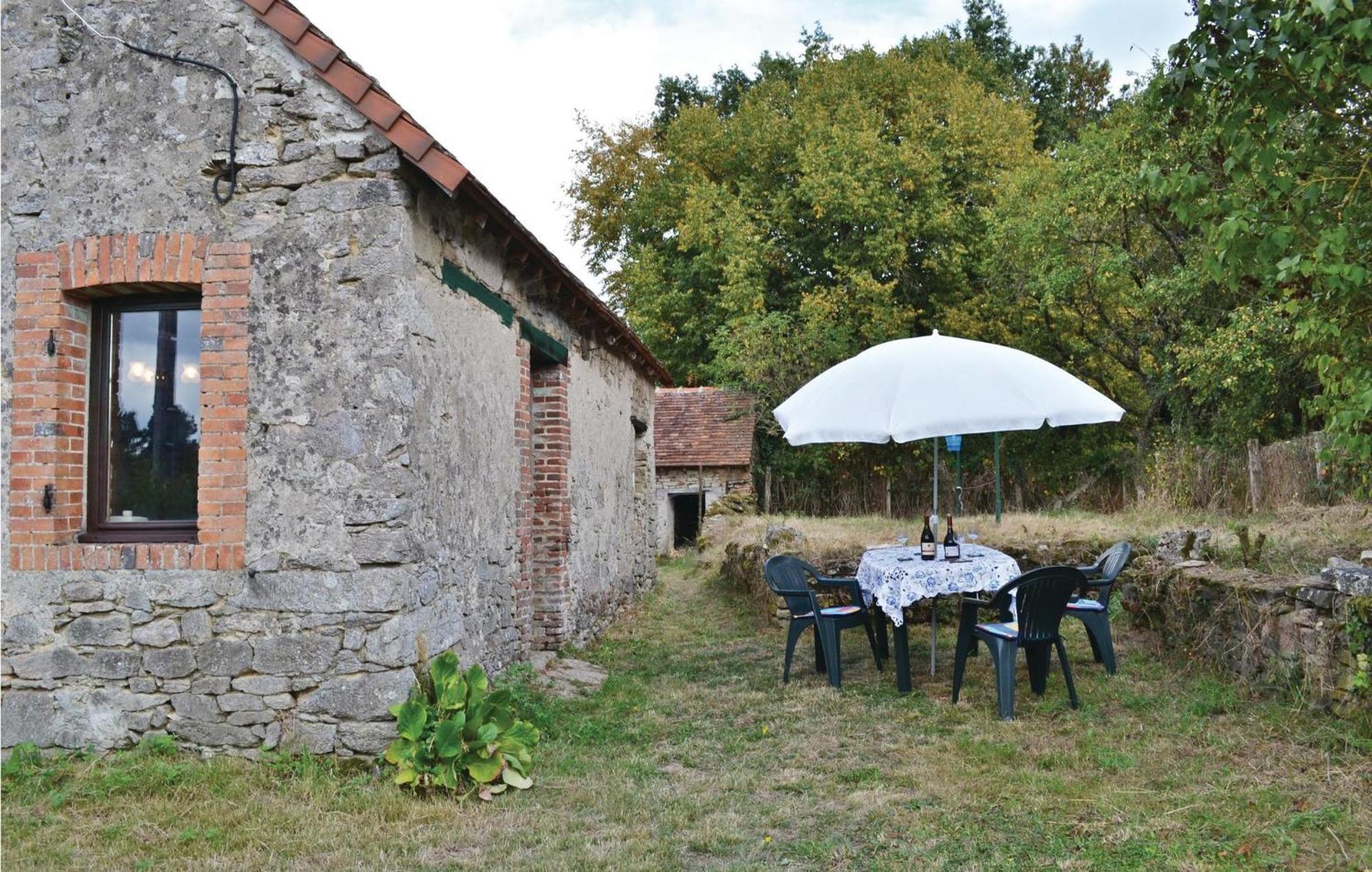 1 Bedroom Nice Home In Saint Martin Le Mault Exterior foto
